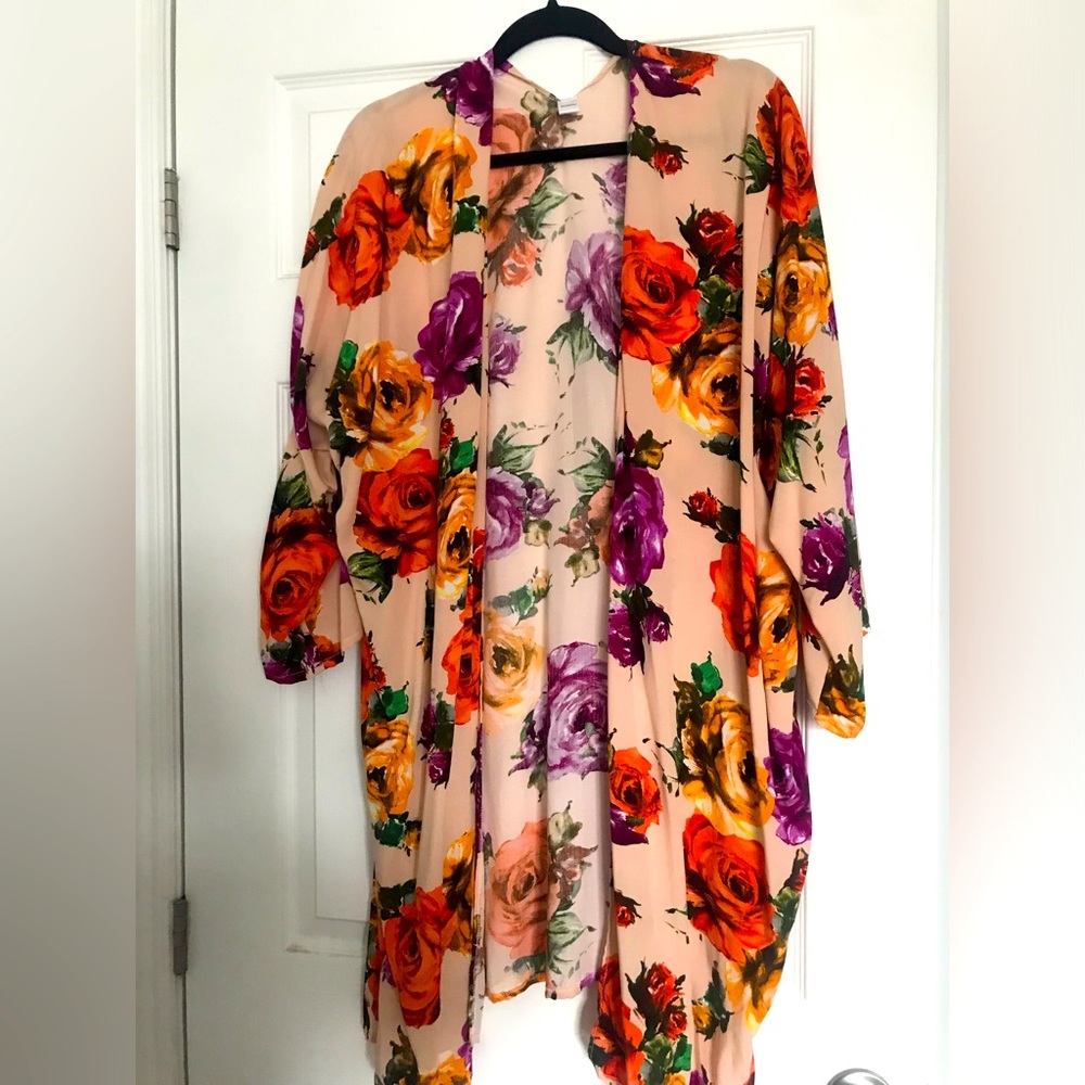 Amelia Rose Aria Floral Kimono